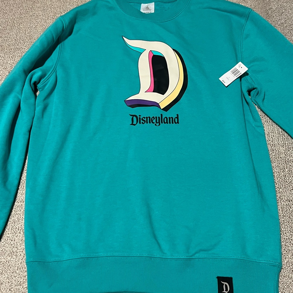 Disneyland T Shirt/Sweatshirt Bundle 
Men’s Small